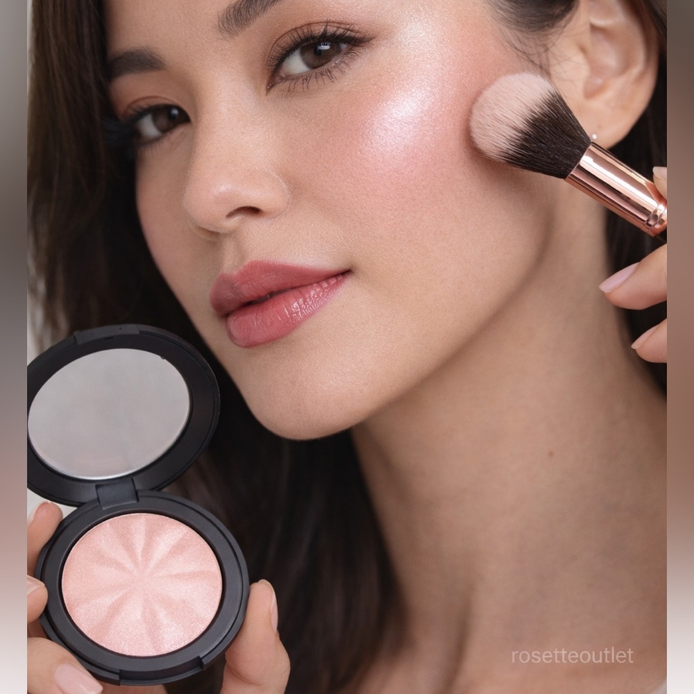 bareMinerals Luminous Highlighter in Rose glow